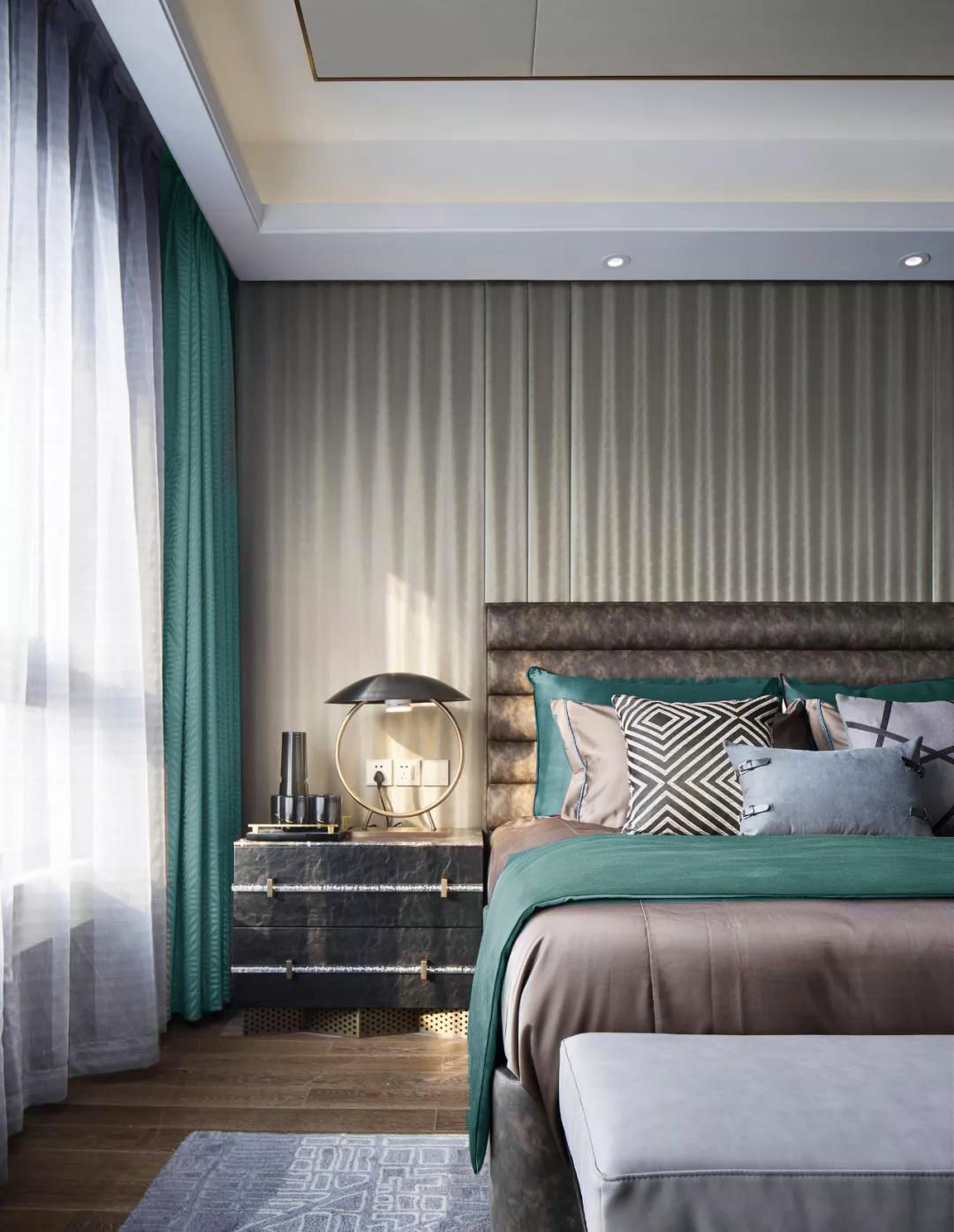 10 Luxury Bedroom Furniture Ideas 2024