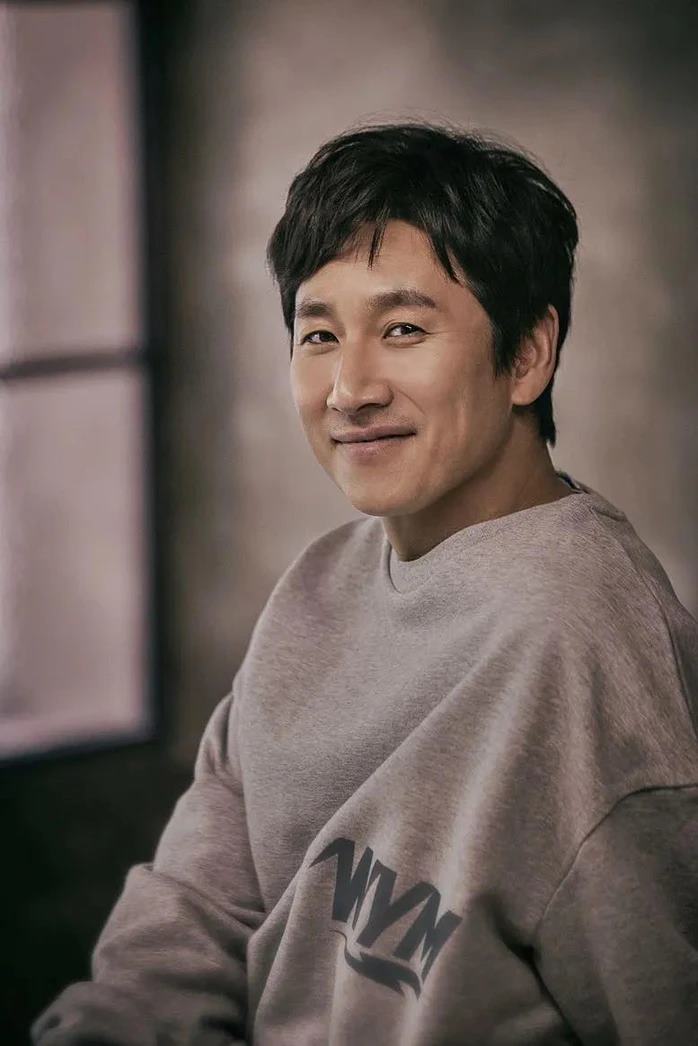 ประวัติ อีซอนคยุน (lee Sun Kyun) เสียชีวิตแล้ว 2567